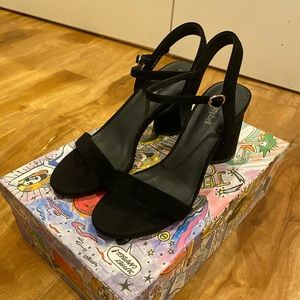 NWT Jeffrey Campbell Heels 7